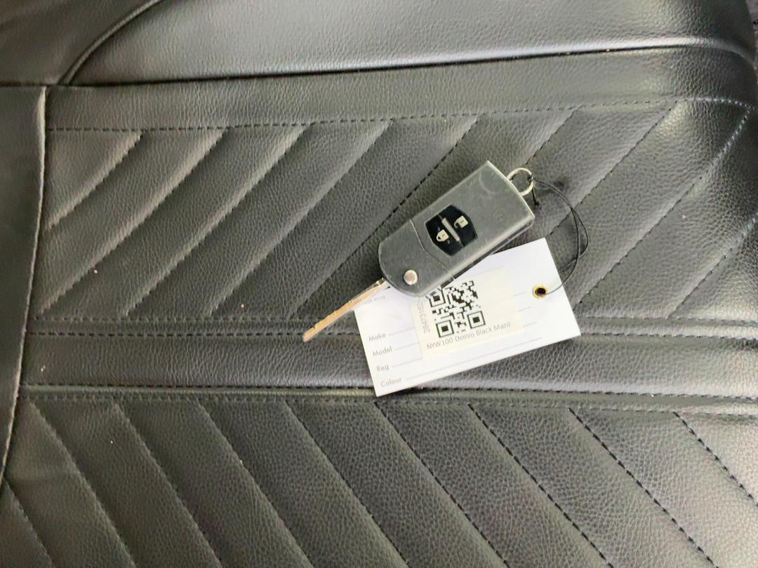 Photo '21' of Mazda Demio