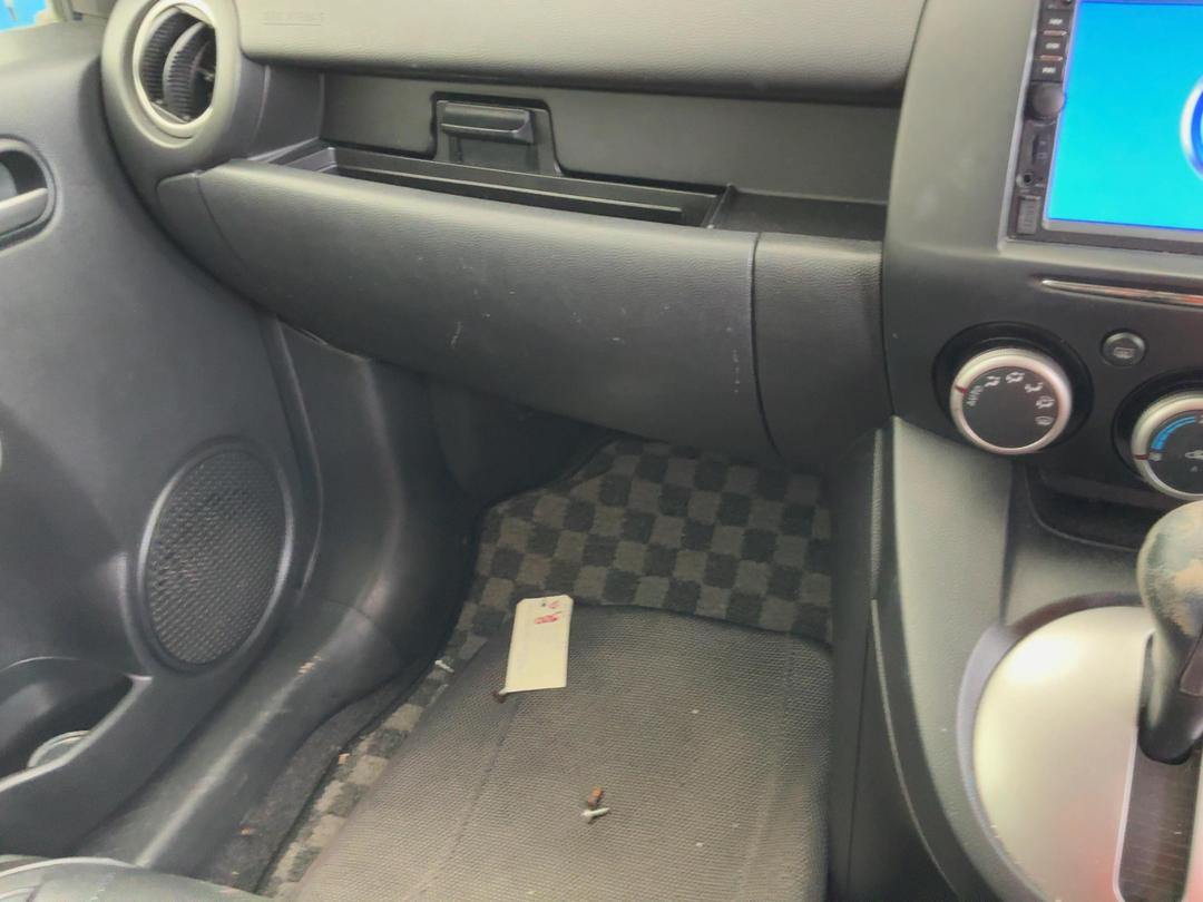 Photo '24' of Mazda Demio