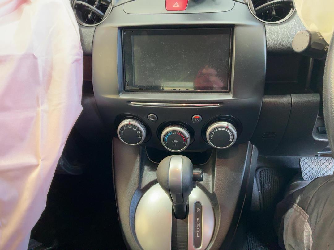 Photo '24' of Mazda Demio Photo '24' of Mazda Demio