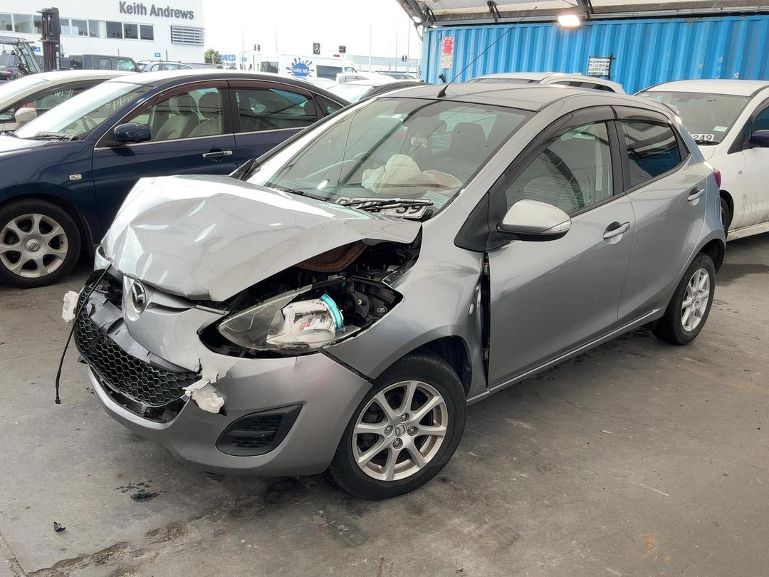 Photo '7' of Mazda Demio Photo '7' of Mazda Demio