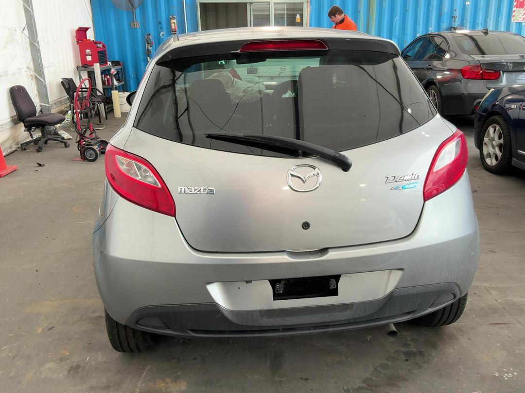 Photo '13' of Mazda Demio Photo '13' of Mazda Demio