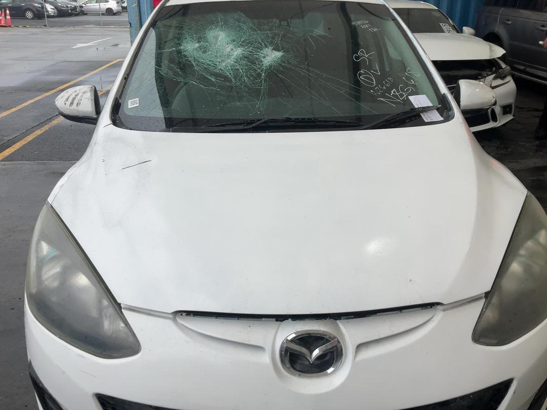Photo '2' of Mazda Demio Photo '2' of Mazda Demio
