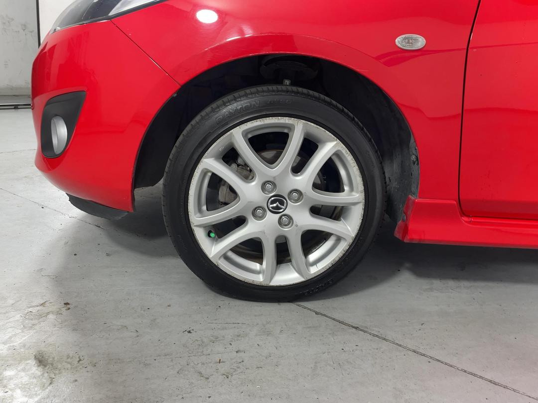 Photo '10' of Mazda Mazda2