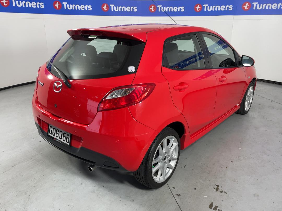 Photo '7' of Mazda Mazda2
