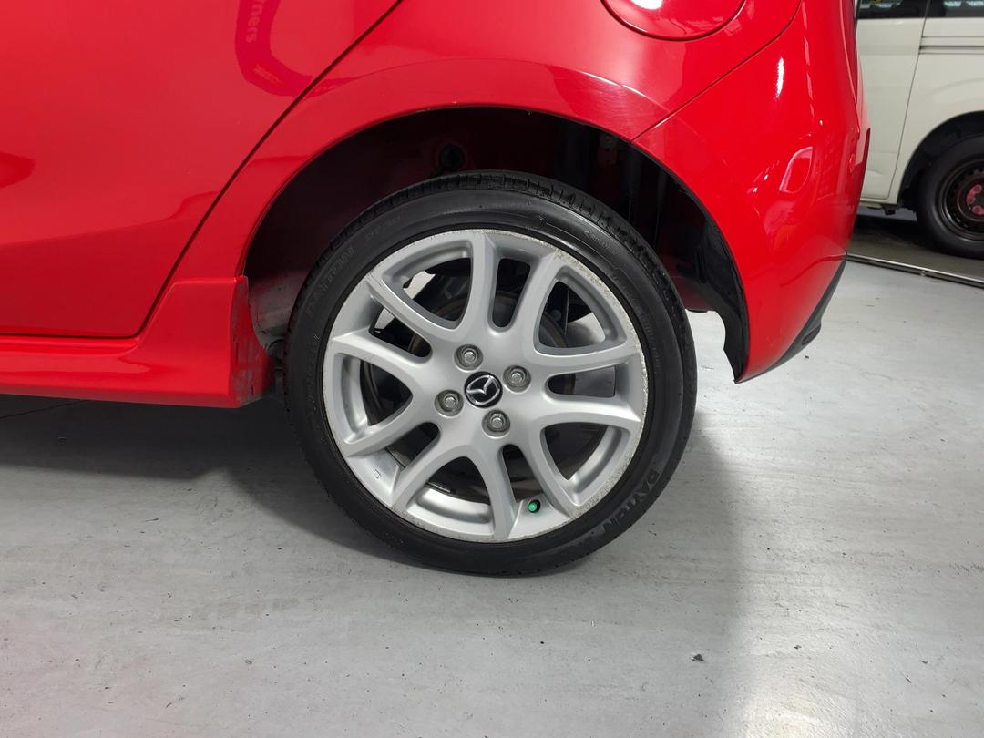Photo '11' of Mazda Mazda2