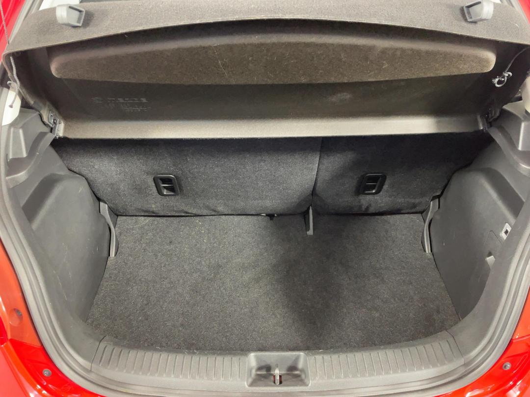 Photo '14' of Mazda Mazda2