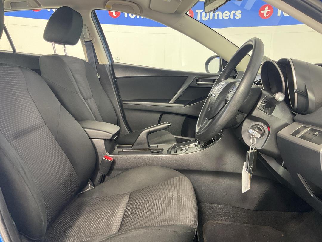 Photo '16' of Mazda Mazda3