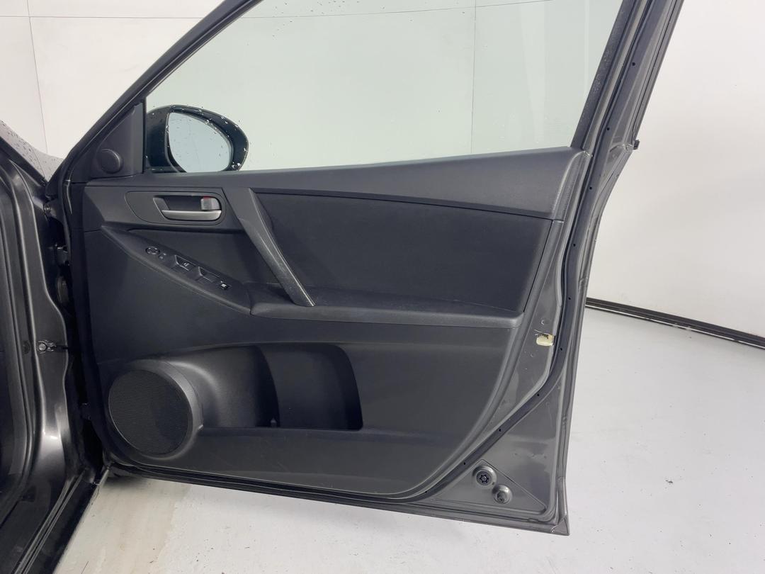 Photo '15' of Mazda Mazda3