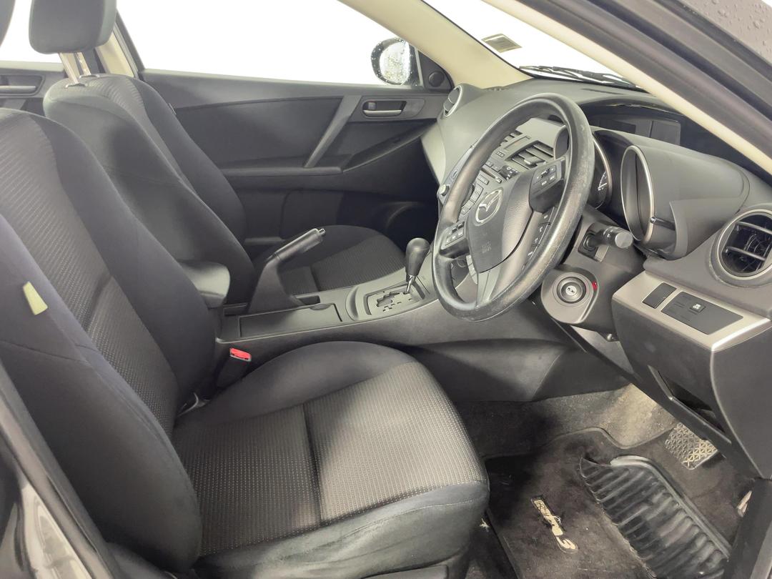 Photo '16' of Mazda Mazda3