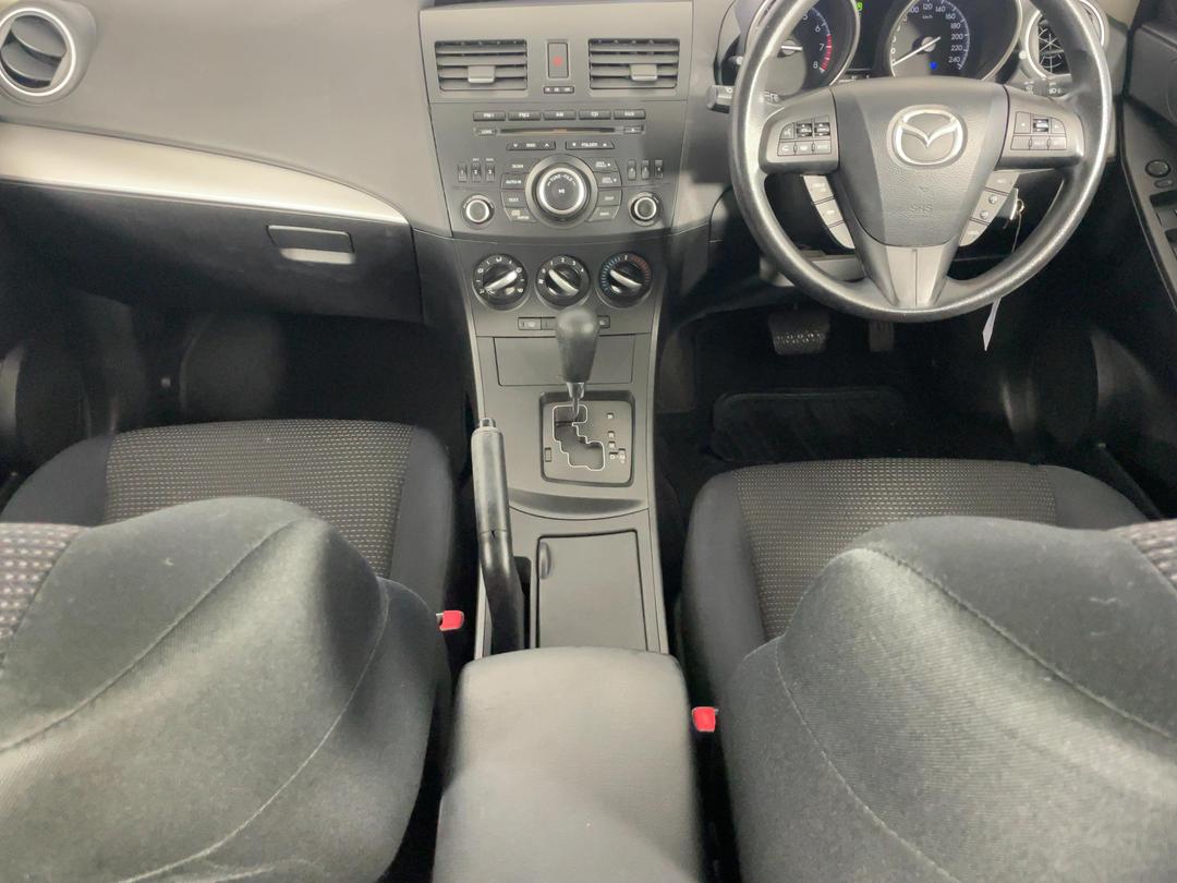 Photo '18' of Mazda Mazda3