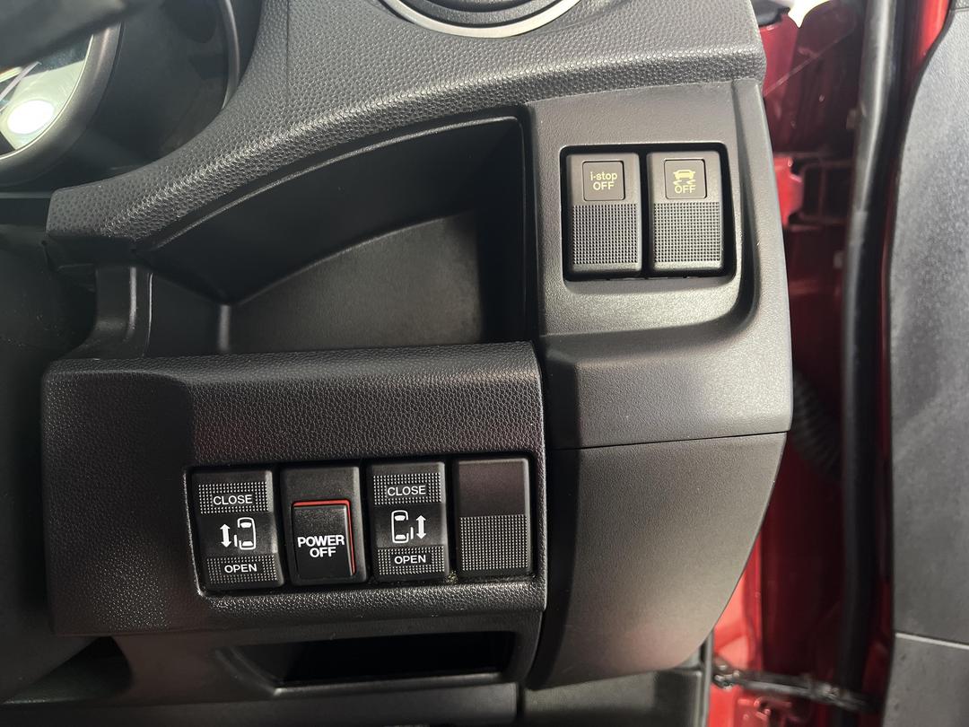 Photo '23' of Mazda Premacy