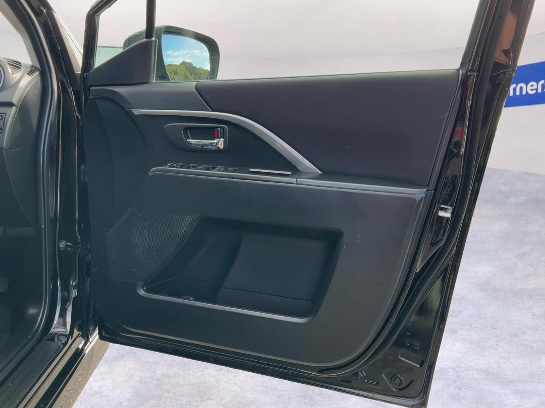 Photo '15' of Mazda Premacy
