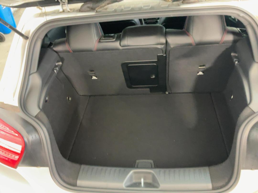 Photo '23' of Mercedes-Benz A-Class A180 Photo '23' of Mercedes-Benz A-Class A180