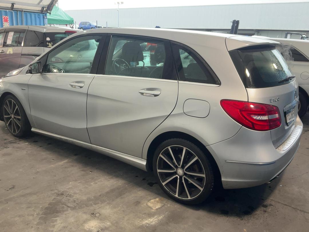 Photo '4' of Mercedes-Benz B-Class B180