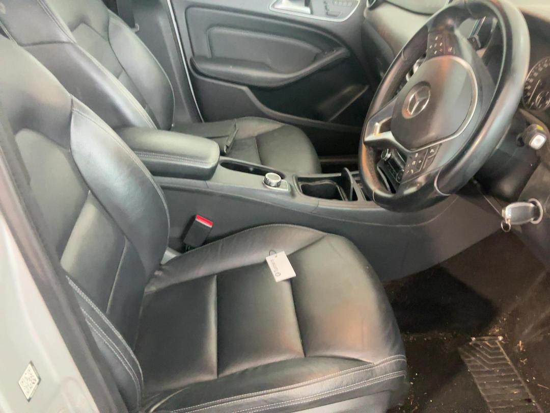 Photo '8' of Mercedes-Benz B-Class B180