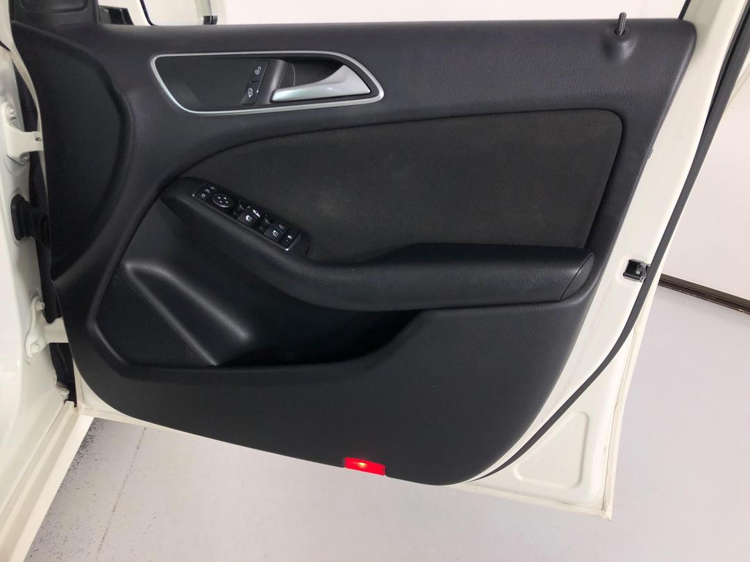 Photo '15' of Mercedes-Benz B180