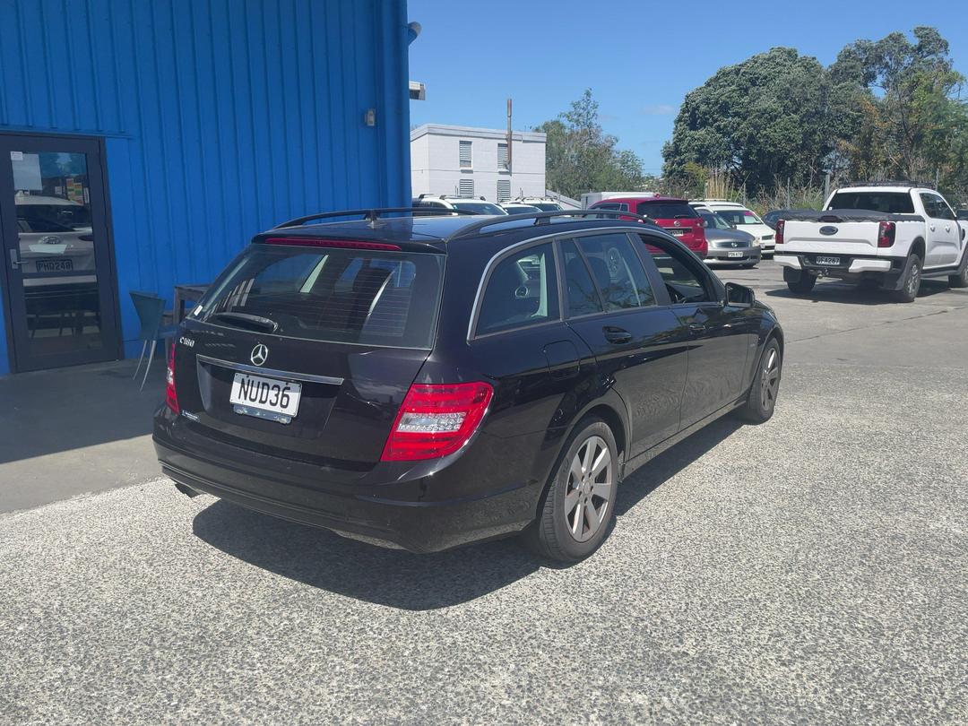 Photo '3' of Mercedes-Benz C-Class C180 Station Wagon Photo '3' of Mercedes-Benz C-Class C180 Station Wagon
