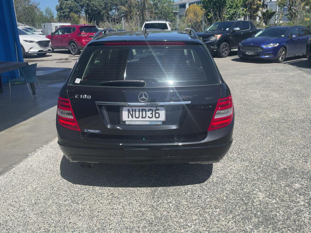 Photo '18' of Mercedes-Benz C-Class C180 Station Wagon Photo '18' of Mercedes-Benz C-Class C180 Station Wagon