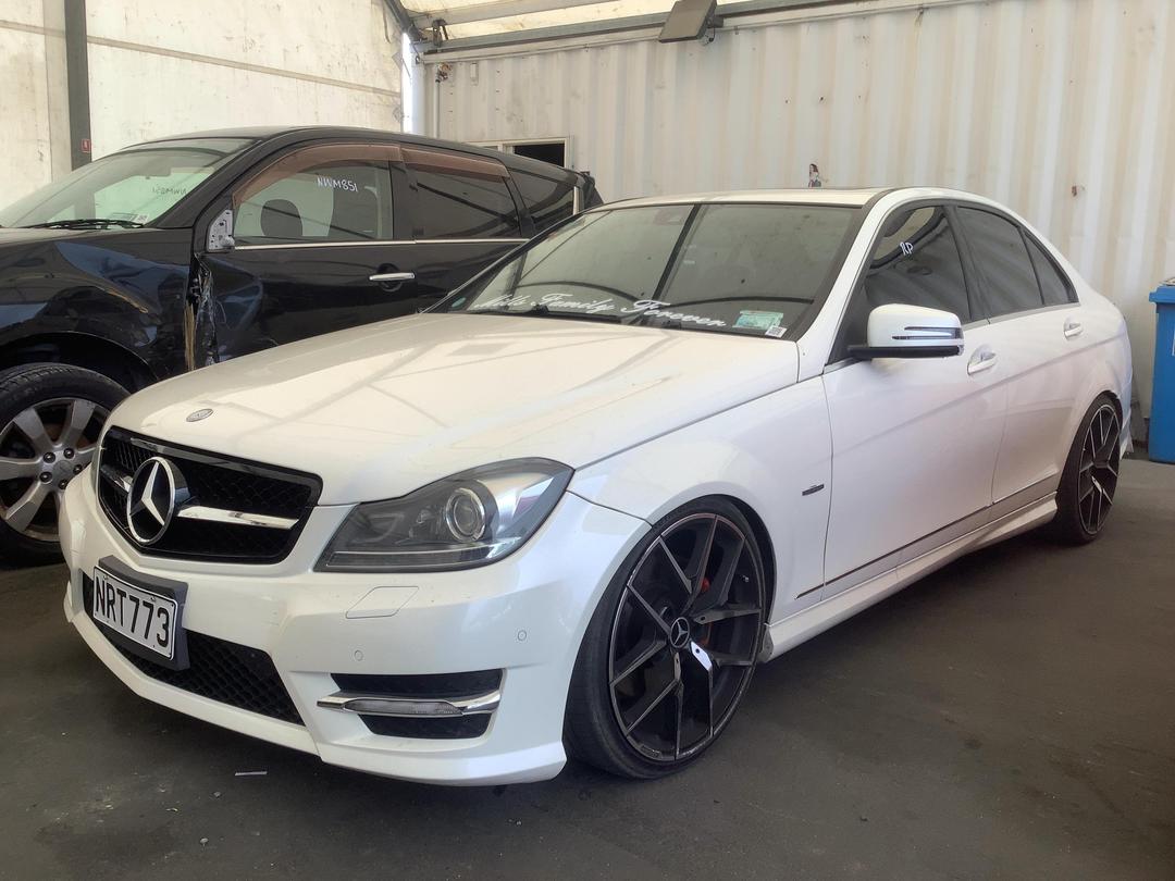 Photo '2' of Mercedes-Benz C350