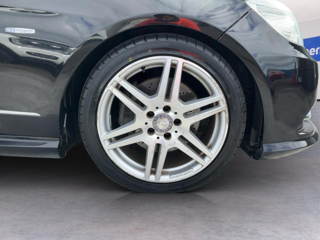 Photo '9' of Mercedes-Benz E-Class