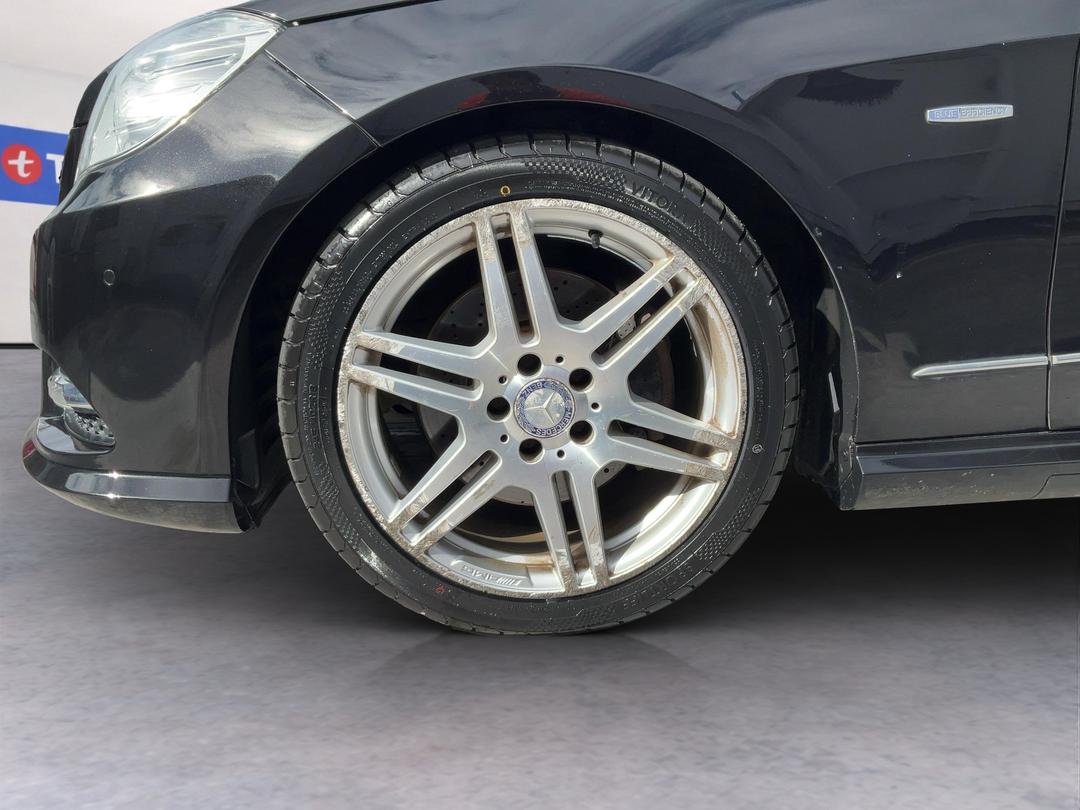 Photo '10' of Mercedes-Benz E-Class