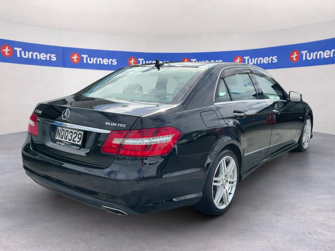 Photo '7' of Mercedes-Benz E-Class
