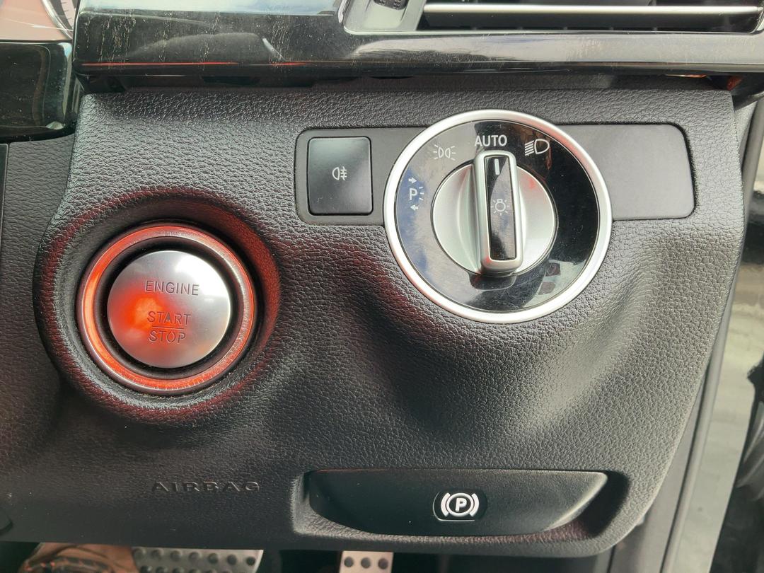 Photo '24' of Mercedes-Benz E-Class