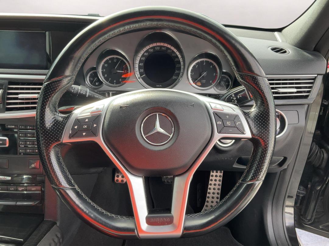 Photo '25' of Mercedes-Benz E-Class