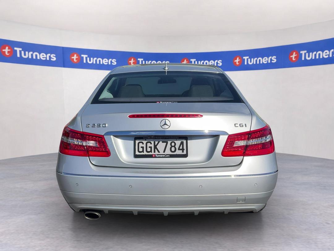 Photo '6' of Mercedes-Benz E-Class