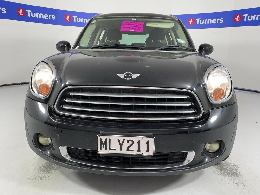 Photo '3' of Mini Cooper Crossover Photo '3' of Mini Cooper Crossover
