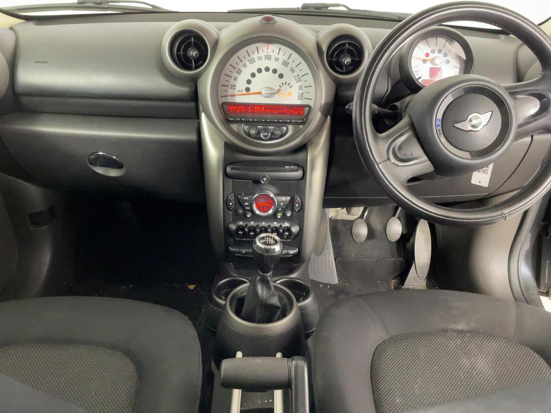 Photo '17' of Mini Cooper Crossover Photo '17' of Mini Cooper Crossover