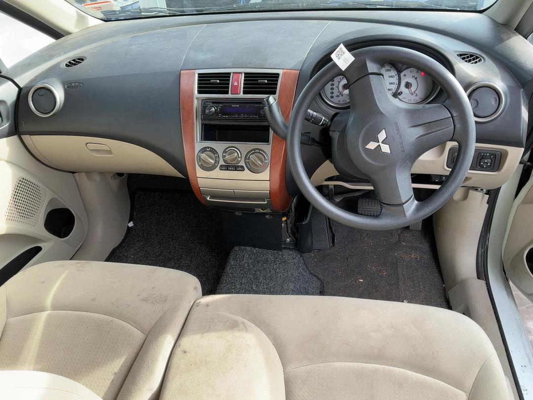 Photo '18' of Mitsubishi Colt