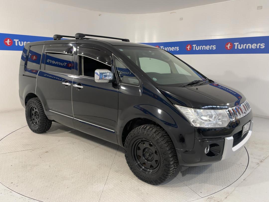 Photo '1' of Mitsubishi Delica