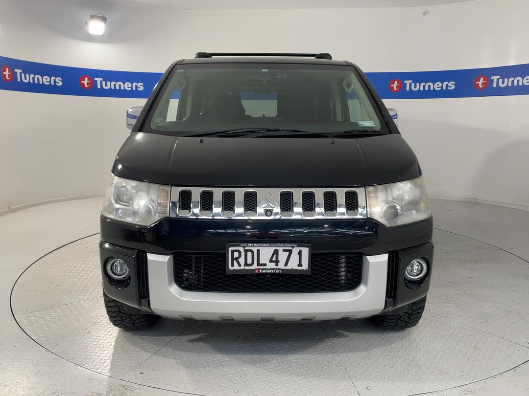 Photo '2' of Mitsubishi Delica