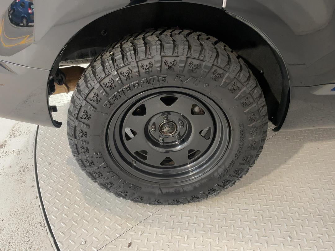 Photo '12' of Mitsubishi Delica