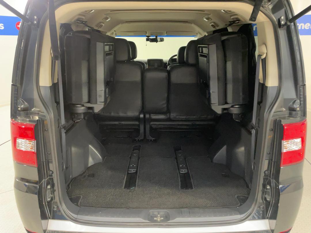 Photo '14' of Mitsubishi Delica