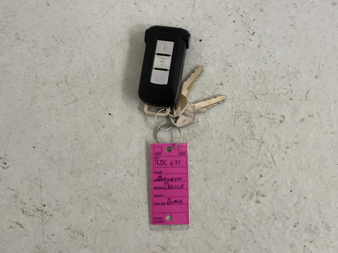 Photo '22' of Mitsubishi Delica
