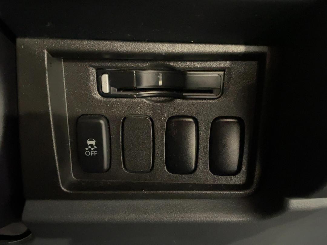 Photo '25' of Mitsubishi Delica