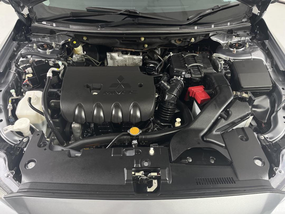 Photo '13' of Mitsubishi Galant