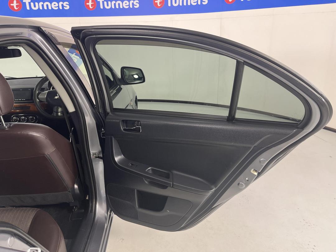 Photo '19' of Mitsubishi Galant