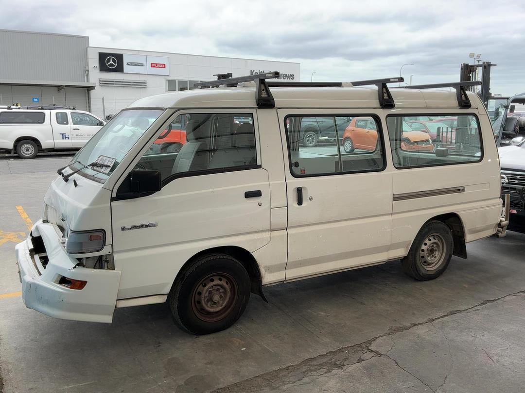 Photo '8' of Mitsubishi L300 LWB Photo '8' of Mitsubishi L300 LWB