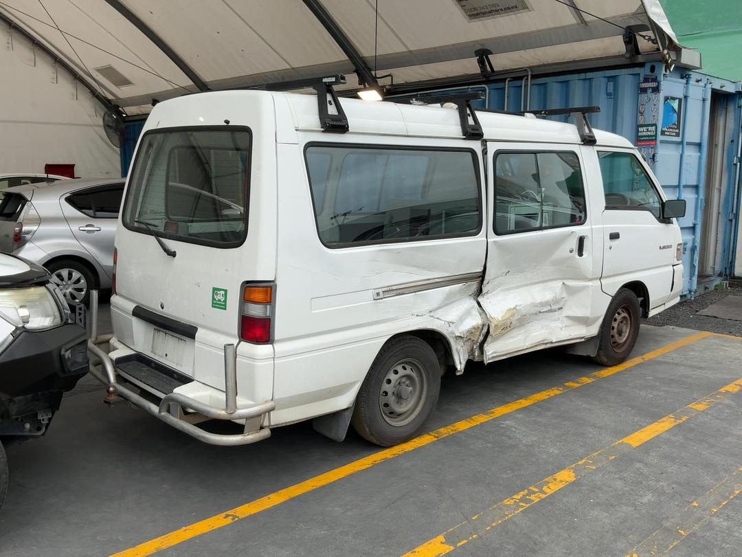 Photo '13' of Mitsubishi L300 LWB Photo '13' of Mitsubishi L300 LWB