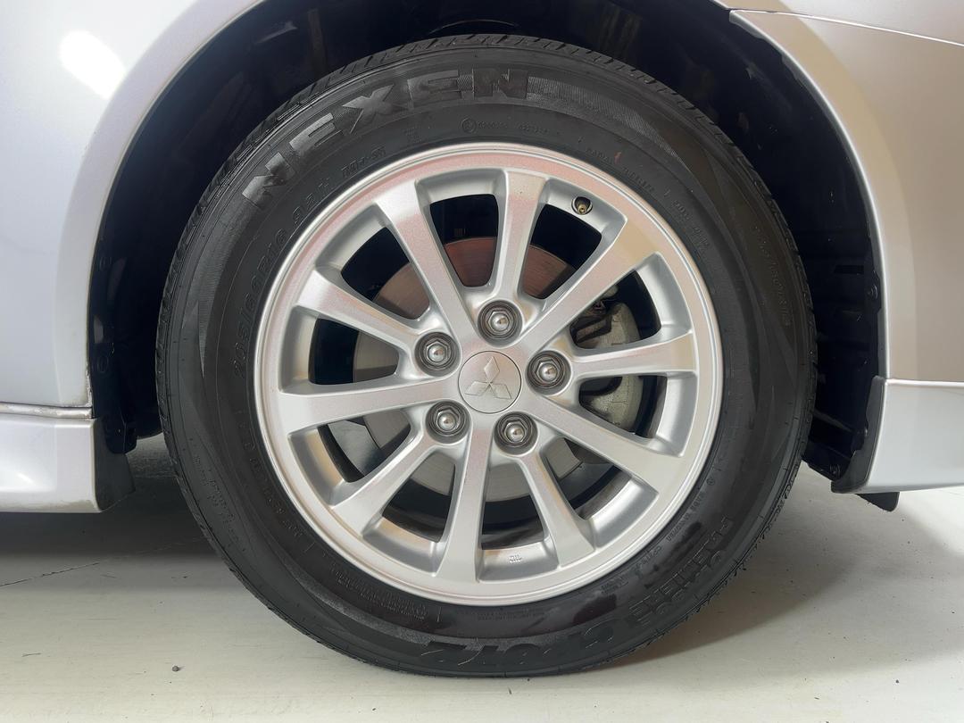 Photo '9' of Mitsubishi Lancer