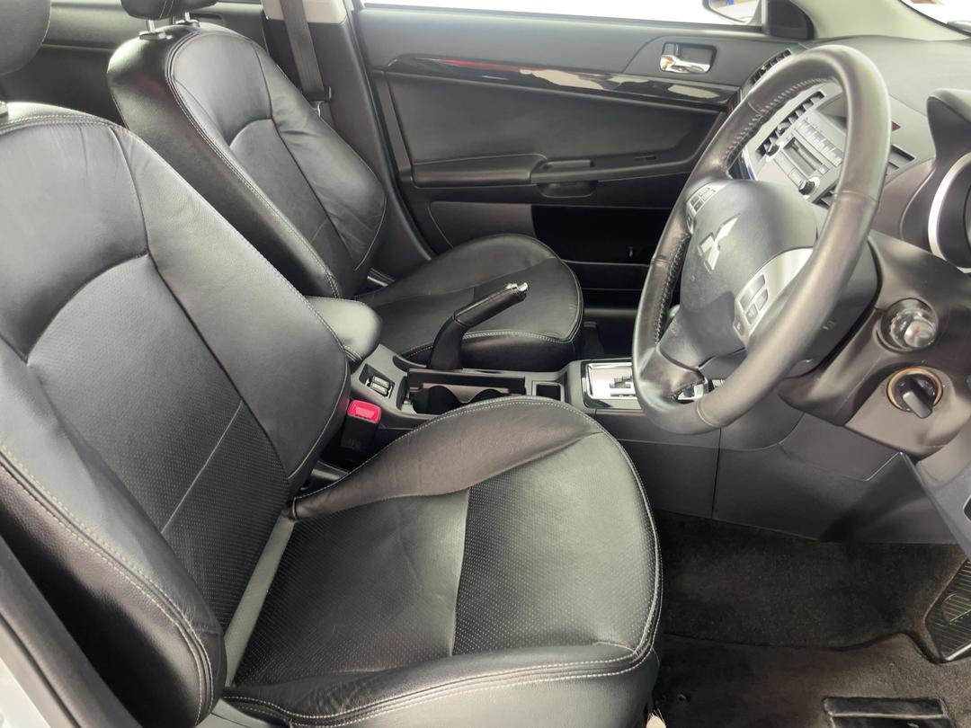 Photo '16' of Mitsubishi Lancer