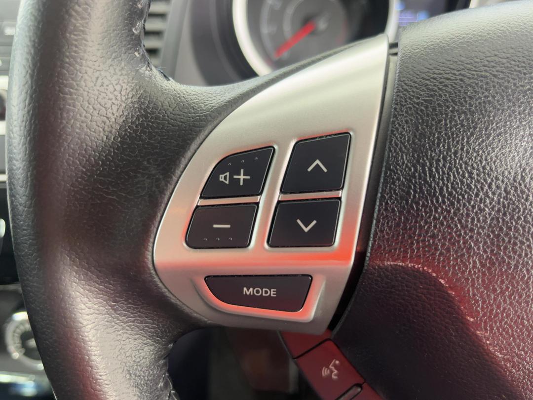 Photo '24' of Mitsubishi Lancer