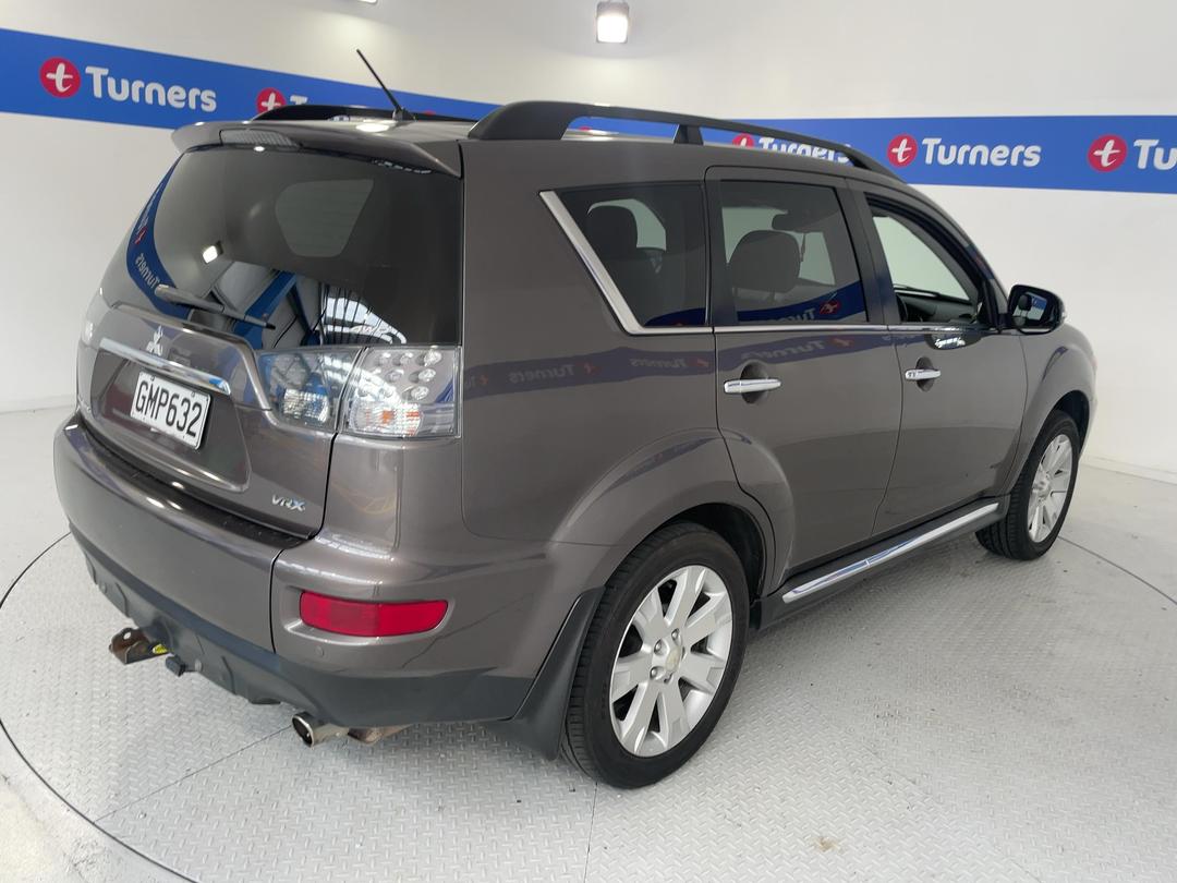 Photo '7' of Mitsubishi Outlander