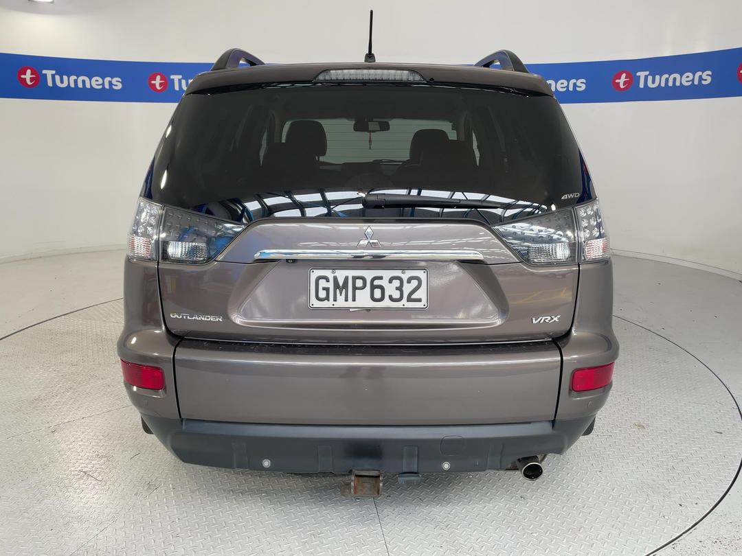 Photo '6' of Mitsubishi Outlander