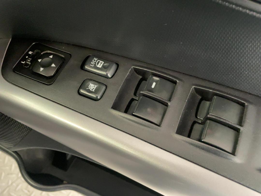 Photo '23' of Mitsubishi Outlander