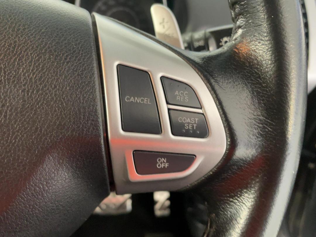 Photo '25' of Mitsubishi Outlander