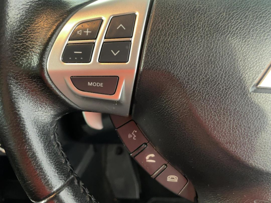 Photo '26' of Mitsubishi Outlander